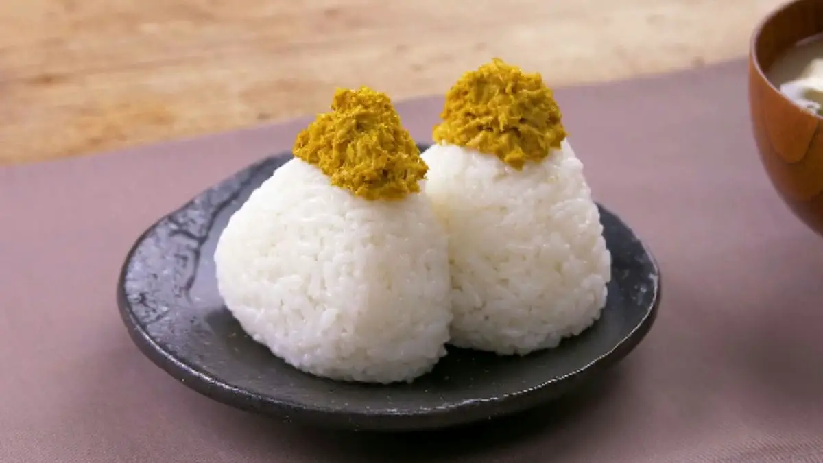 curry onigiri